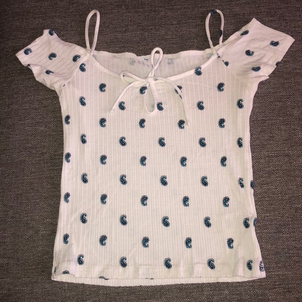 Off the shoulder top (size S)